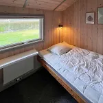 4 Bedroom Gorgeous In Holiday home