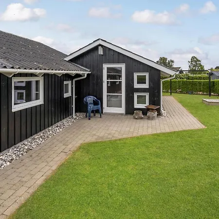 Holiday home 4 Bedroom Gorgeous In Haderslev