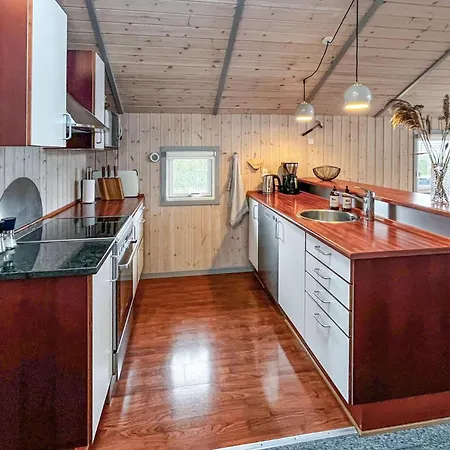 4 Bedroom Gorgeous In הדרסלב